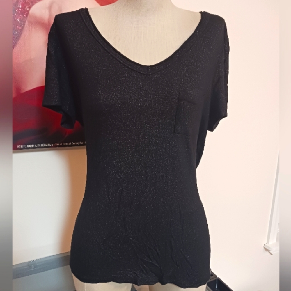 Rock & Republic Black Shimmer T-Shirt with pocket Size L